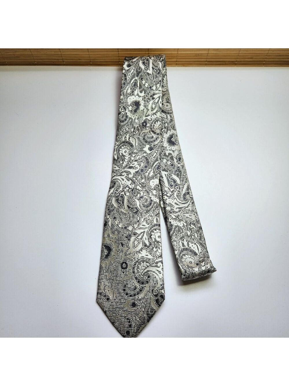 Principe Moores Silk Tie NWT Italian Made Silver Grey Paisley Men’s Necktie 58”